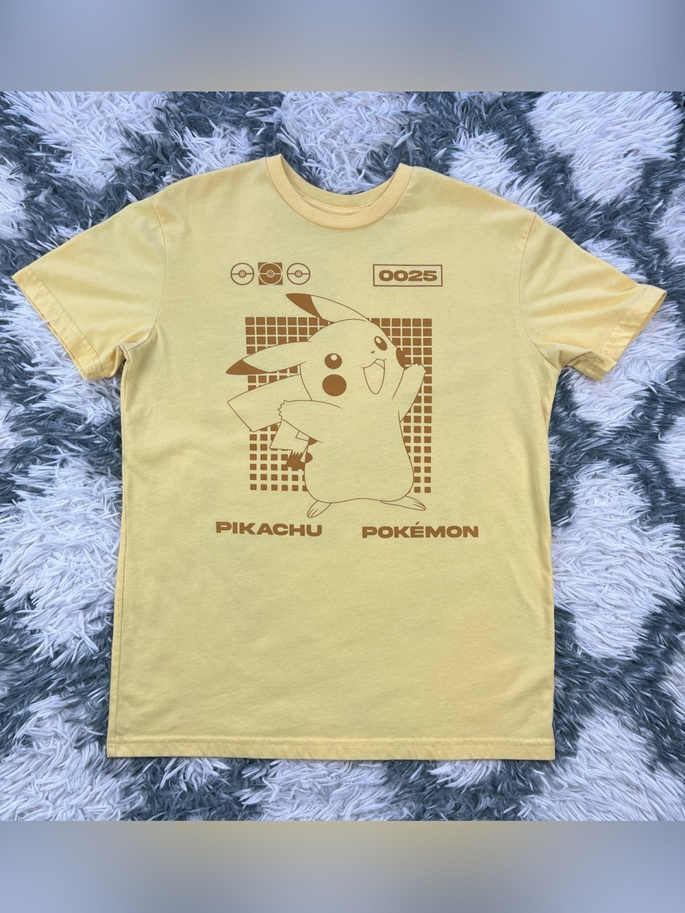 Hybrid Apparel Pokémon T-shirt Adult XS Yellow Pikachu
